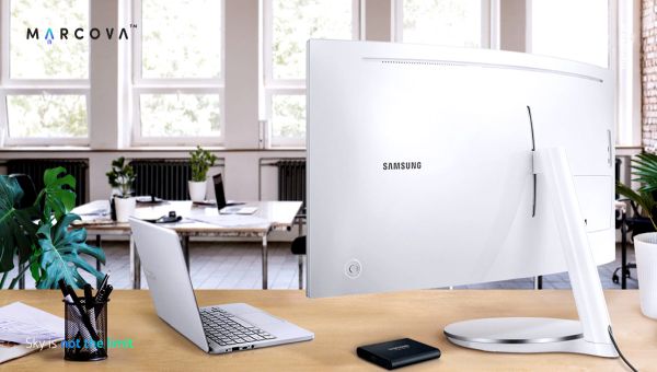 Blog miniatura Monitory to okna które łączą ludzi i technologie.